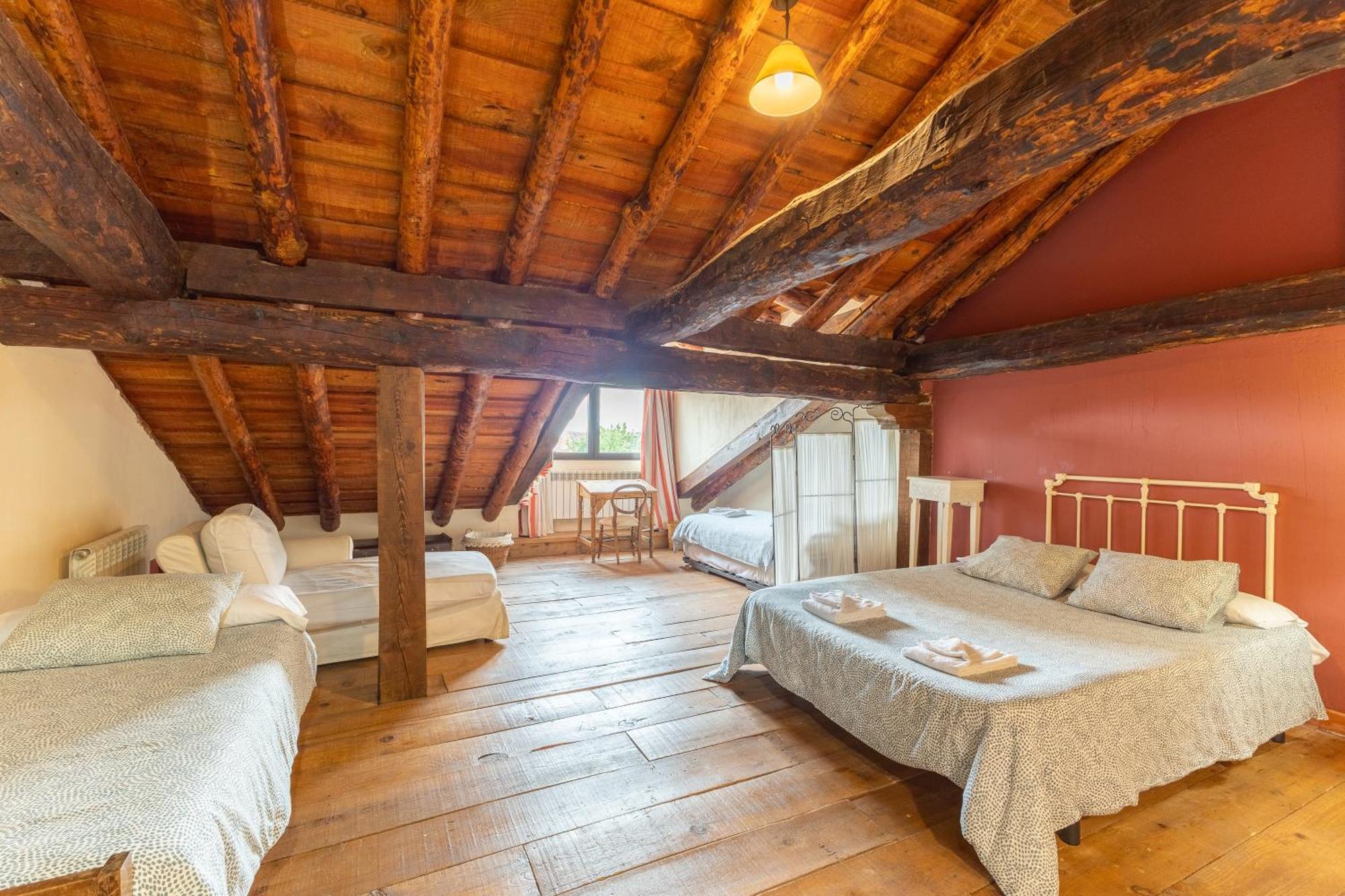 فيلا La Casona Y Casitas De Tabladillo Santa Maria la Real de Nieva المظهر الخارجي الصورة